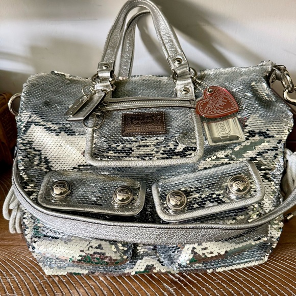 RARE VINTAGE Coach Poppy Y2K Silver Sequin Spotlight Tote - Picture 3 of 5